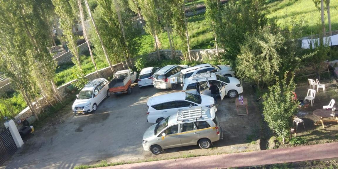 Hotel Nubra Residency Charāsa エクステリア 写真