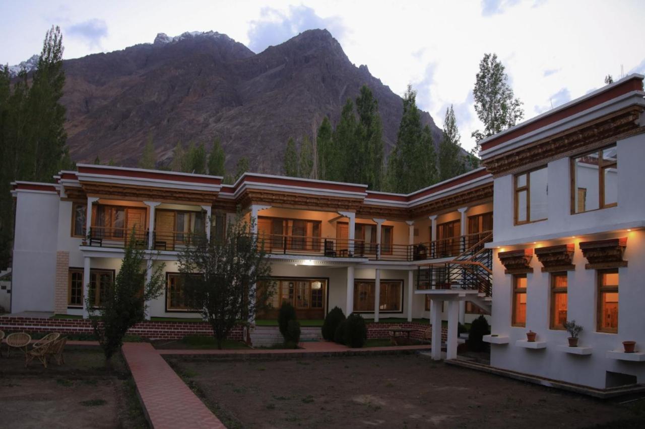 Hotel Nubra Residency Charāsa エクステリア 写真